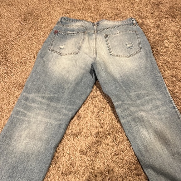 BDG distressed mom jeans - Picture 6 of 7